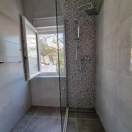 Apartment Nena In Dalmatia