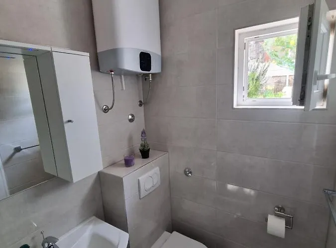 Nena In Dalmatia تروغير