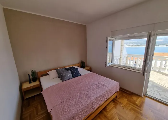 Nena In Dalmatia شقة تروغير